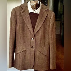 Sporty Wool Herringbone jacket for outings in jeans, slacks, or jodhpurs.